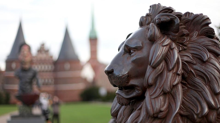 The Classic Guided Tour (English Tour)