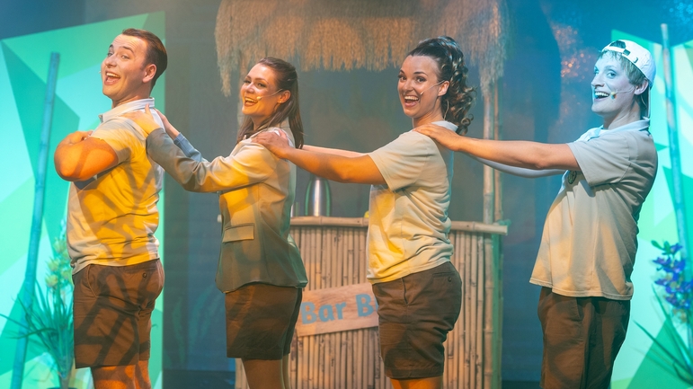 Hotel Las Ananas- Die Sommer Revue 