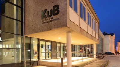 Kino am Nachmittag: Und wenn wir alle zusammenziehen?